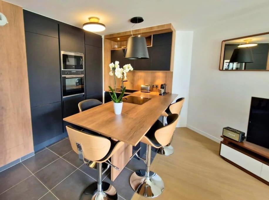 Sublime 4 Etoiles Neuf T3 Aputeaux 61m2 Proche La Defense, 10m2 De Terrasse Avec Magnifique Vue